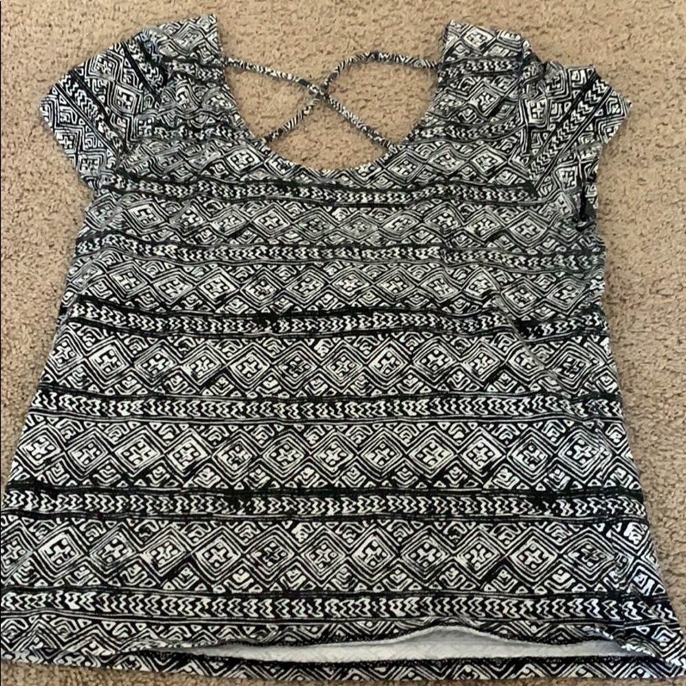 backless shirt